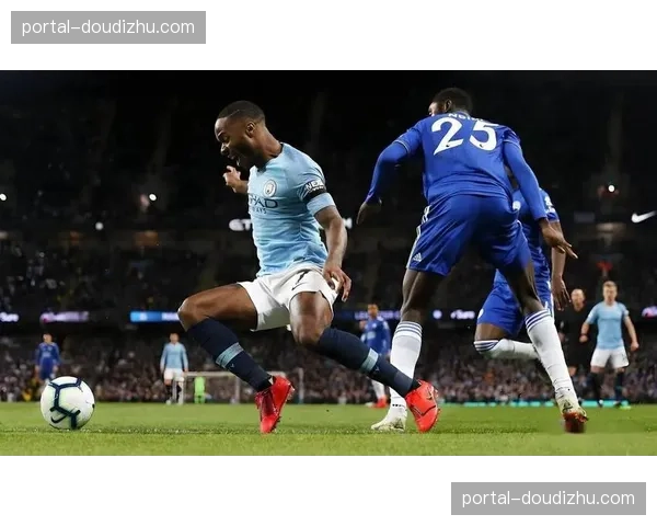 法尔克高位逼抢消耗战术 利兹联前场压迫难破曼城传控